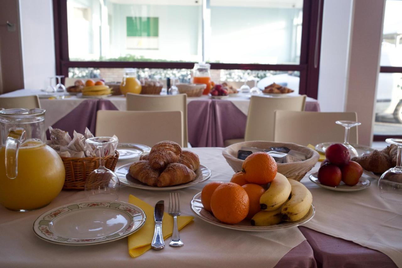 Hotel Spiaggia Villa Paola Bellaria-Igea Marina Exterior photo